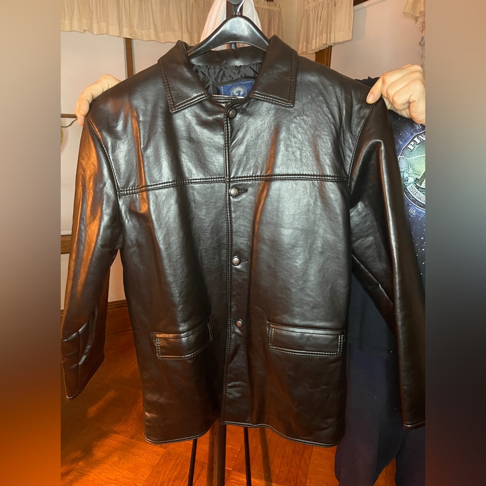 Men’s black leather XL very thick and warm jacket!